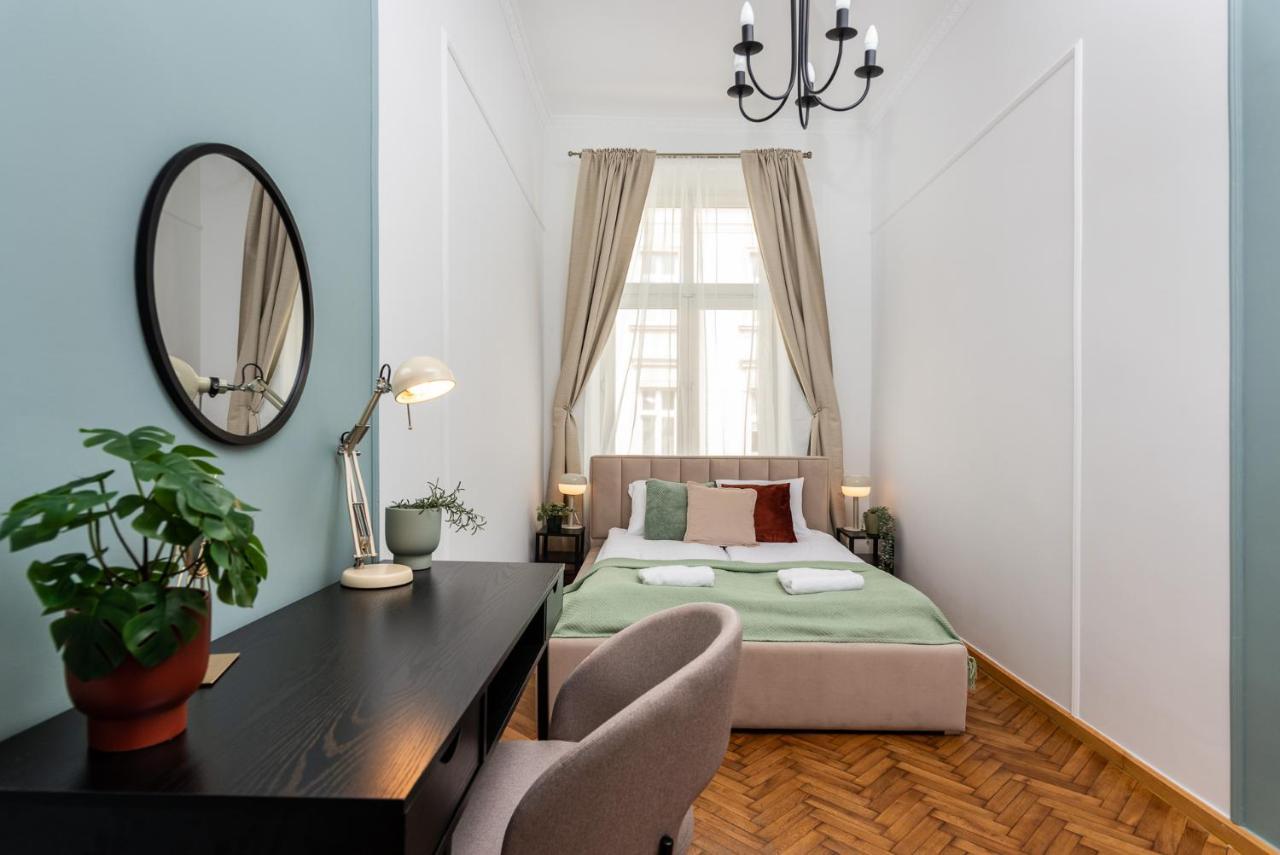 Classy Old Town Apartment - By Upstairs Krakow Ngoại thất bức ảnh