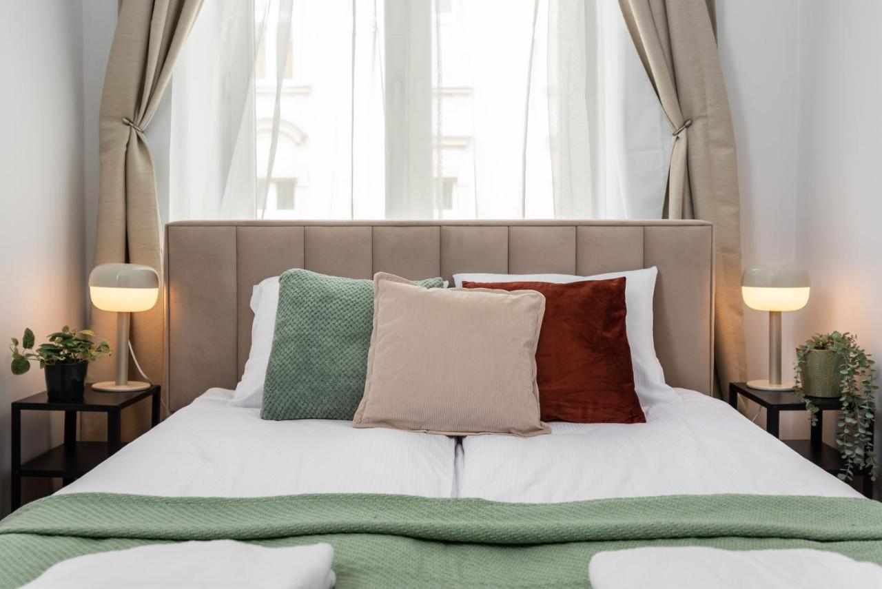 Classy Old Town Apartment - By Upstairs Krakow Ngoại thất bức ảnh